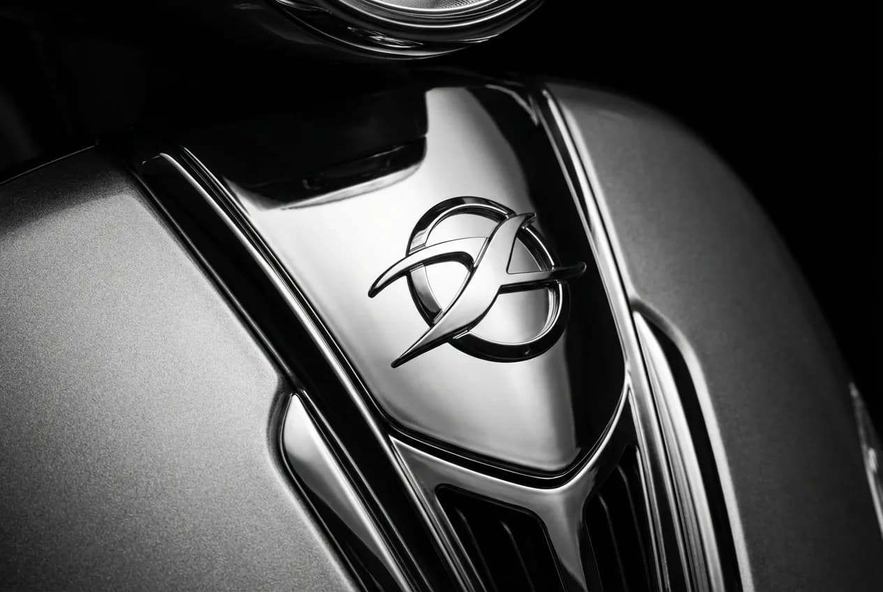 Baotian France avis : Fiabilité, prix et verdict final Gros plan sur un détail d'un scooter Baotian, illustrant l'importance de l'analyse détaillée dans les avis clients.